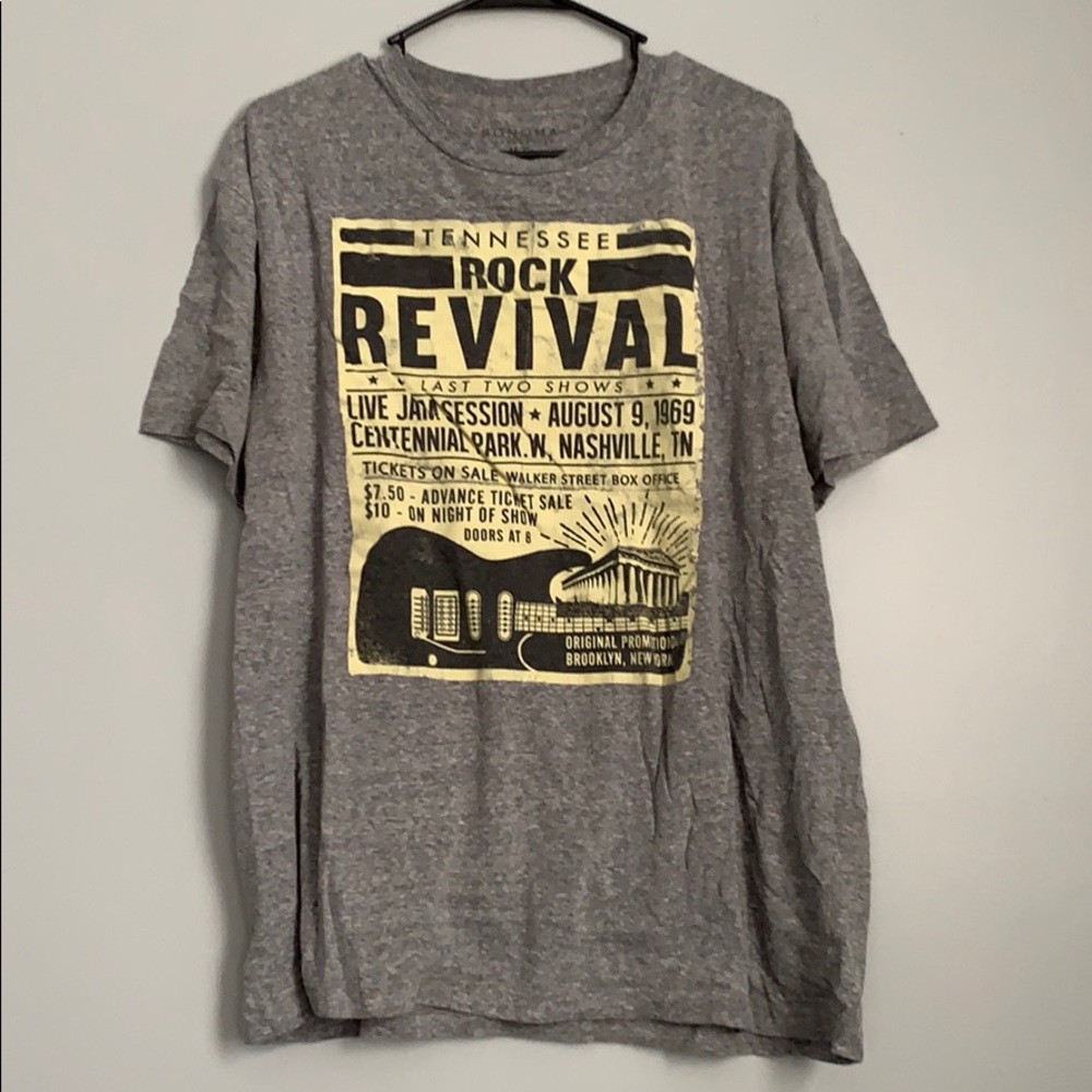 Graphic tee